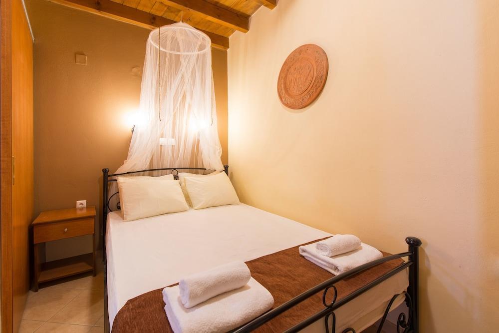 3 Charites Old Town Apartment Rhodes City Екстериор снимка